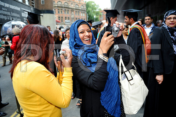 DMU-grad-Thurs-123