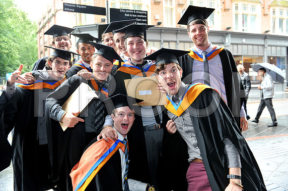 DMU-graduation-Fri-101