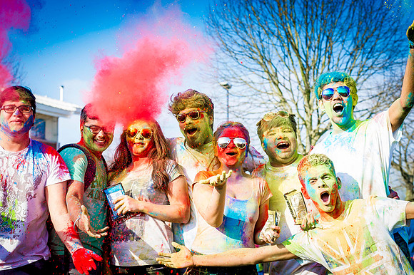 DMU-holi-2016-027