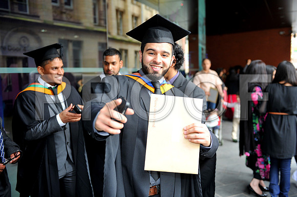 DMU-grad-Thurs-132
