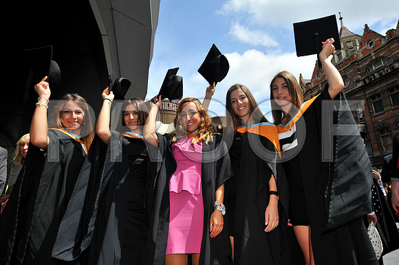 DMU-grad-Tues-AM-154