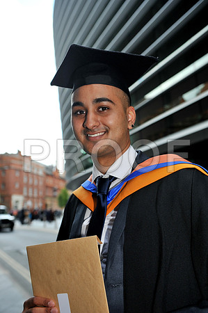 DMU-grad-Tues-PM-193