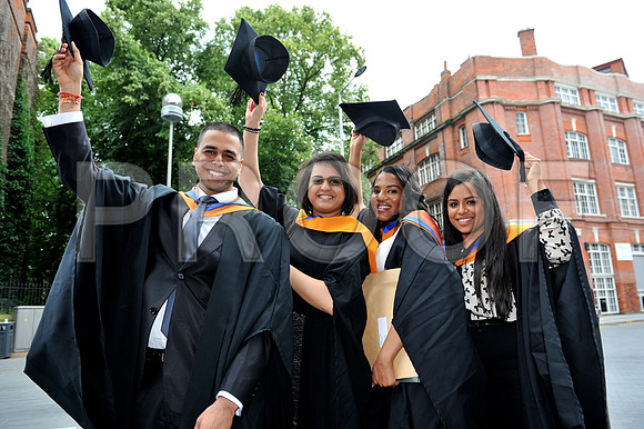 DMU-grad-Tues-PM-174