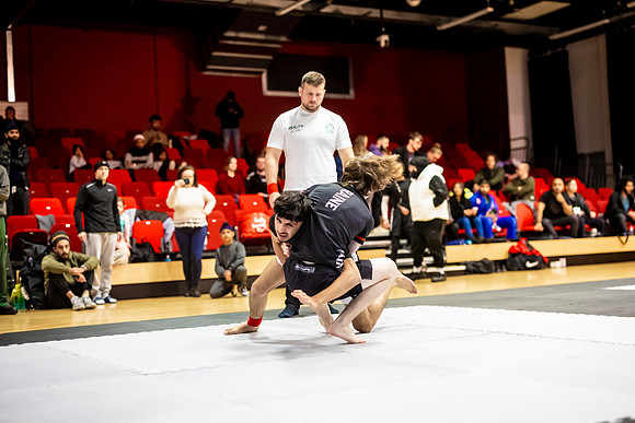 Leicester grapple-oct24-9308
