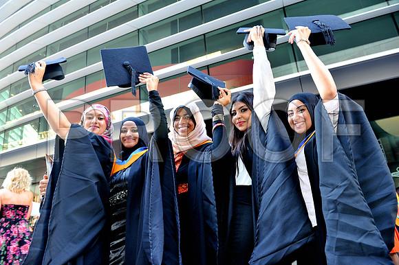 DMU-grad-WED-125
